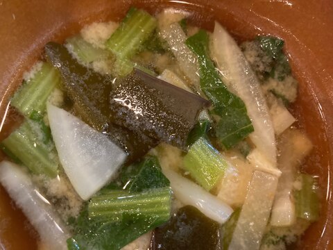 小松菜と大根と昆布と麩の味噌汁
